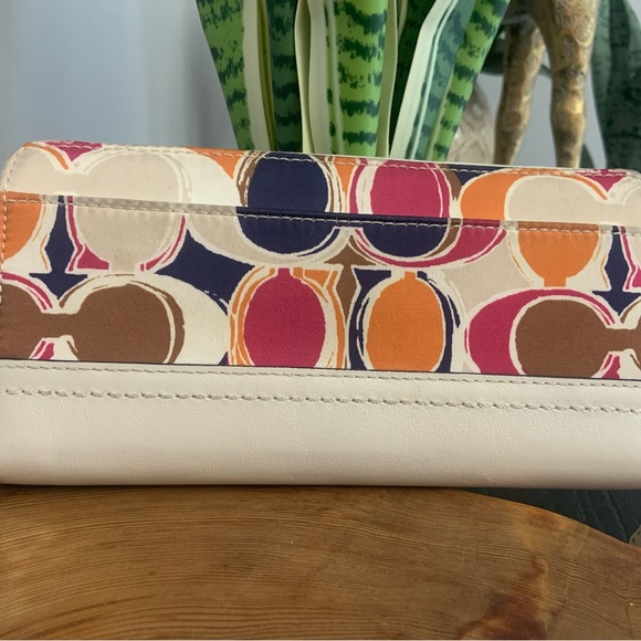 ⭐️ SOLD..Coach wallet - Picture 5 of 7